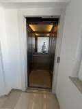 Eigener Fahrstuhl ins DG