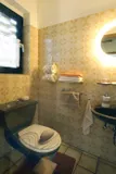 Gäste-WC mit Fenster