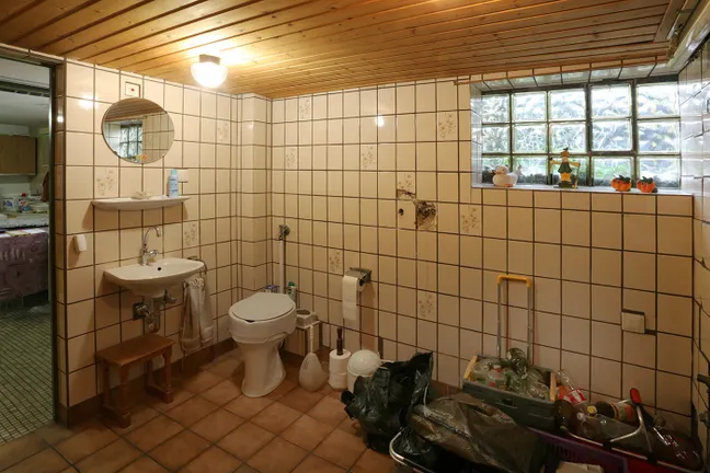 UG Hausanschlüsse  und  WC