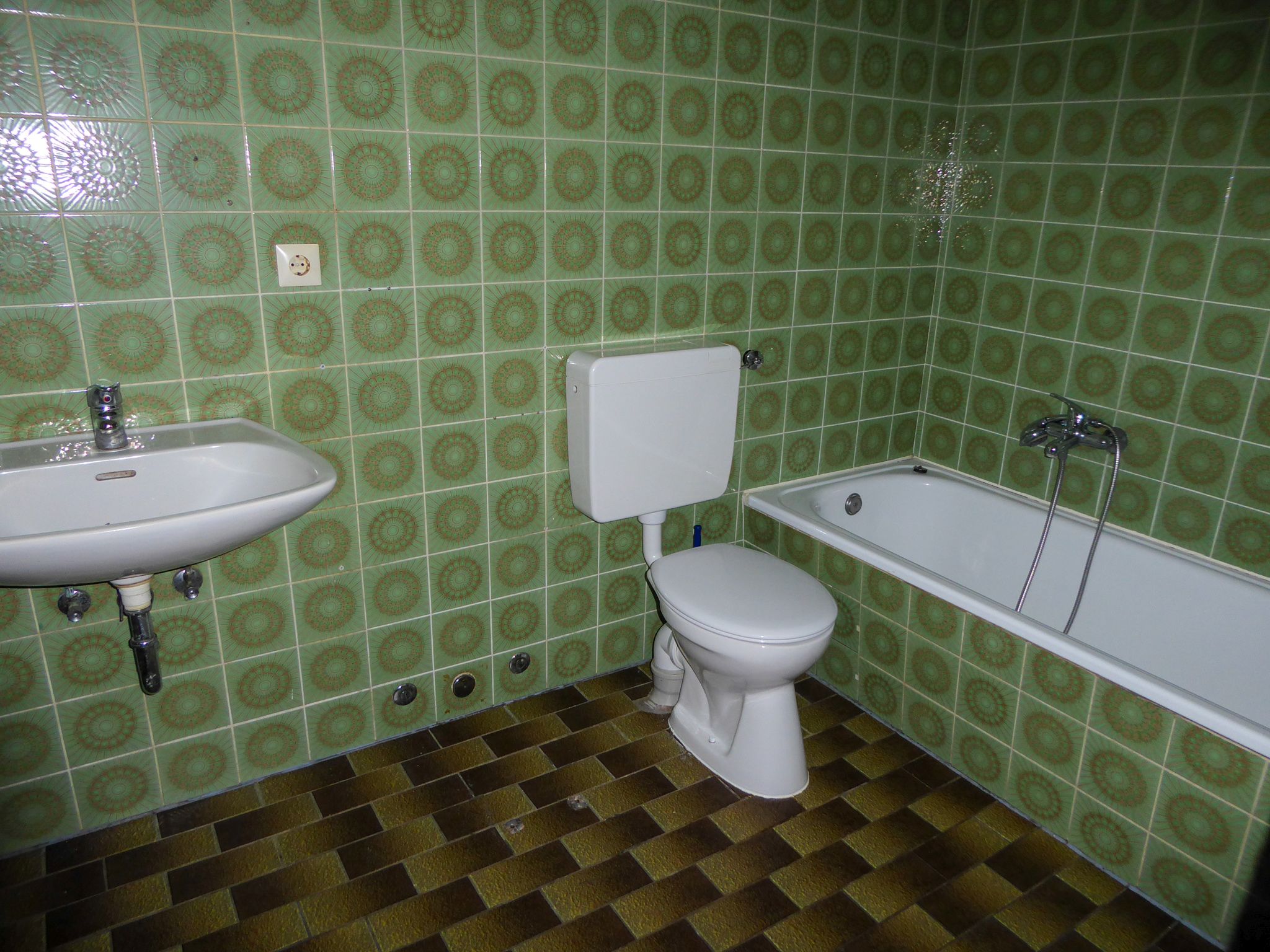 Wannenbad mit WC
