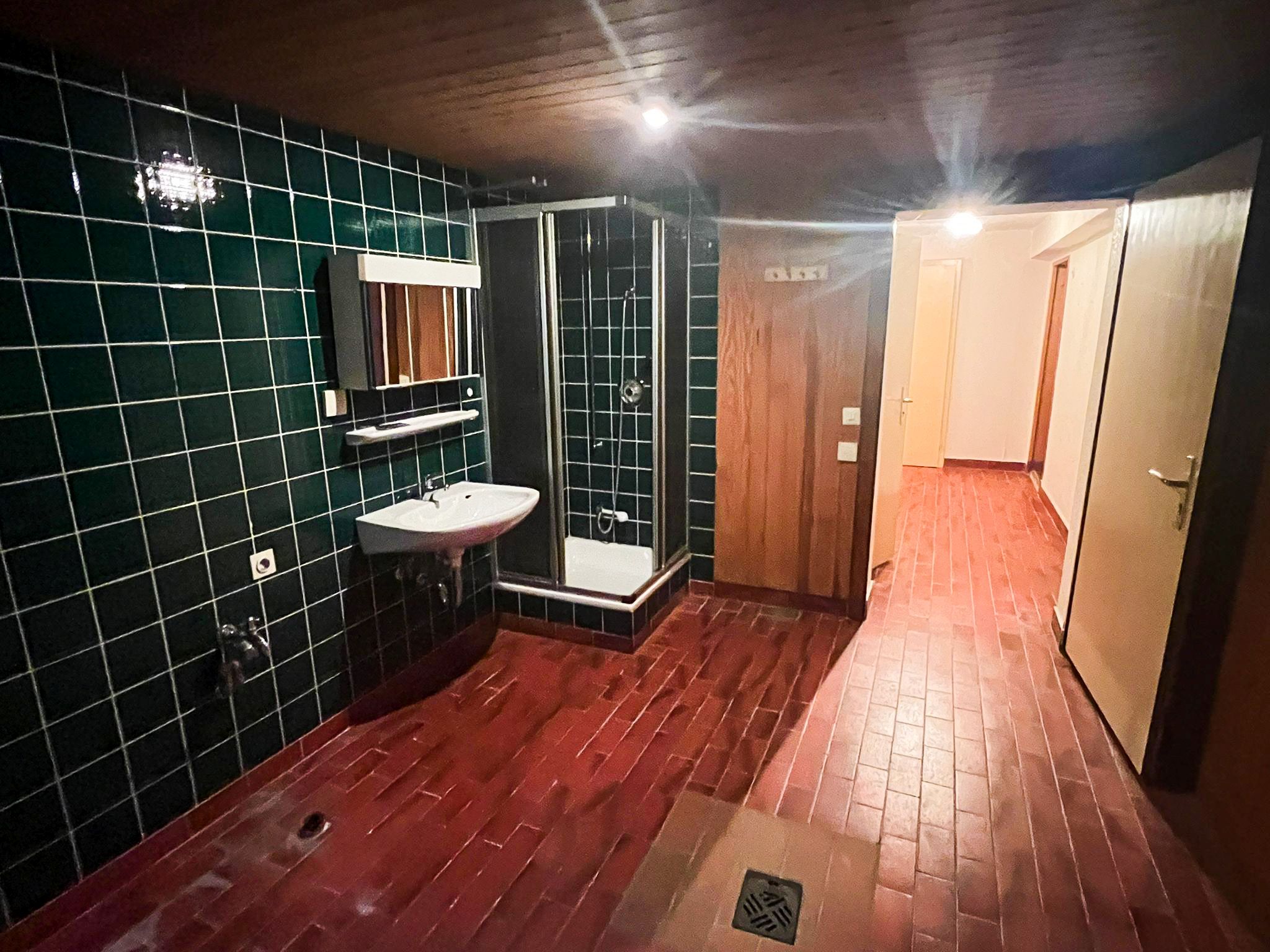 Dusche/ Sanitär