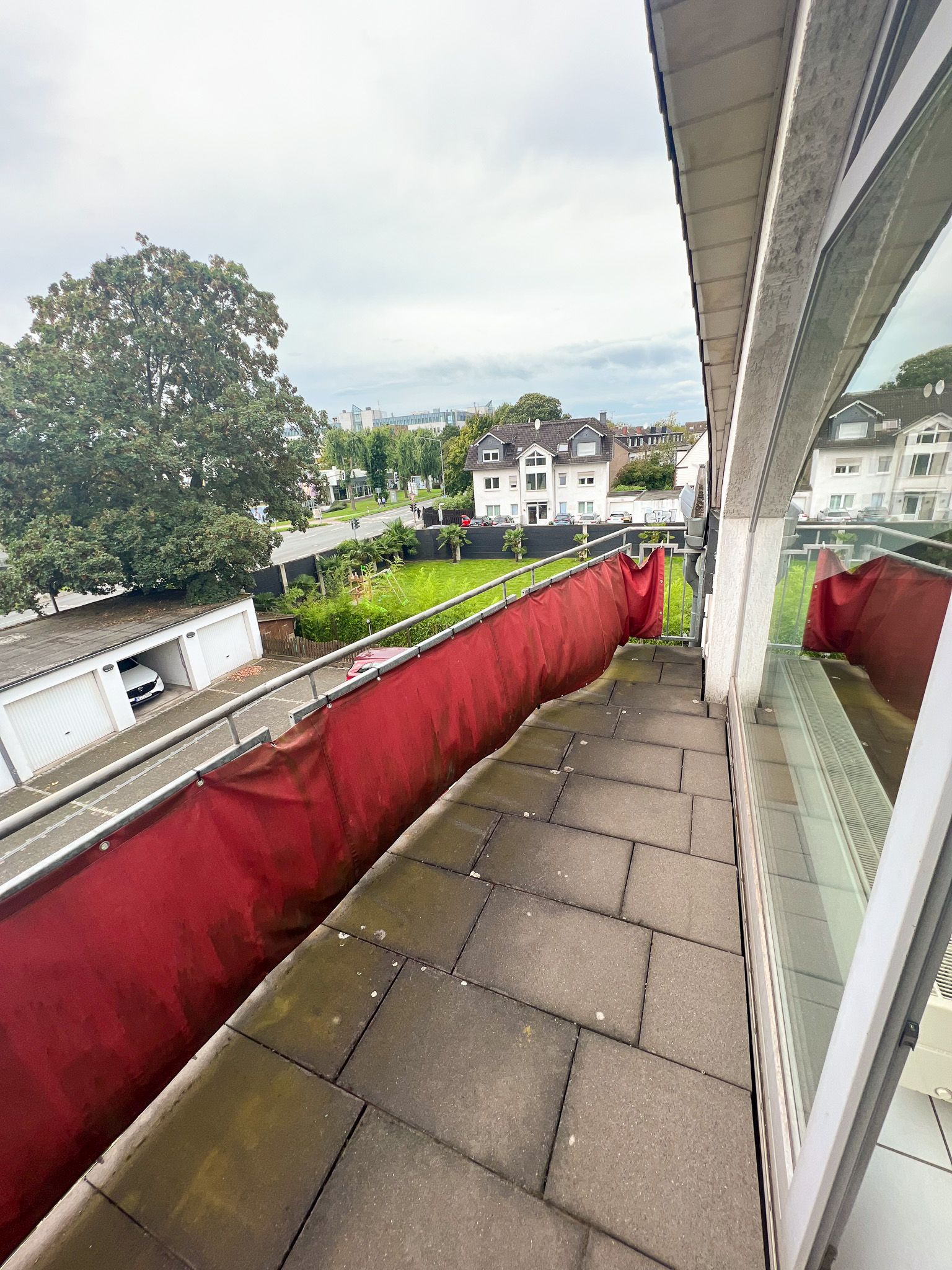 Balkon hin