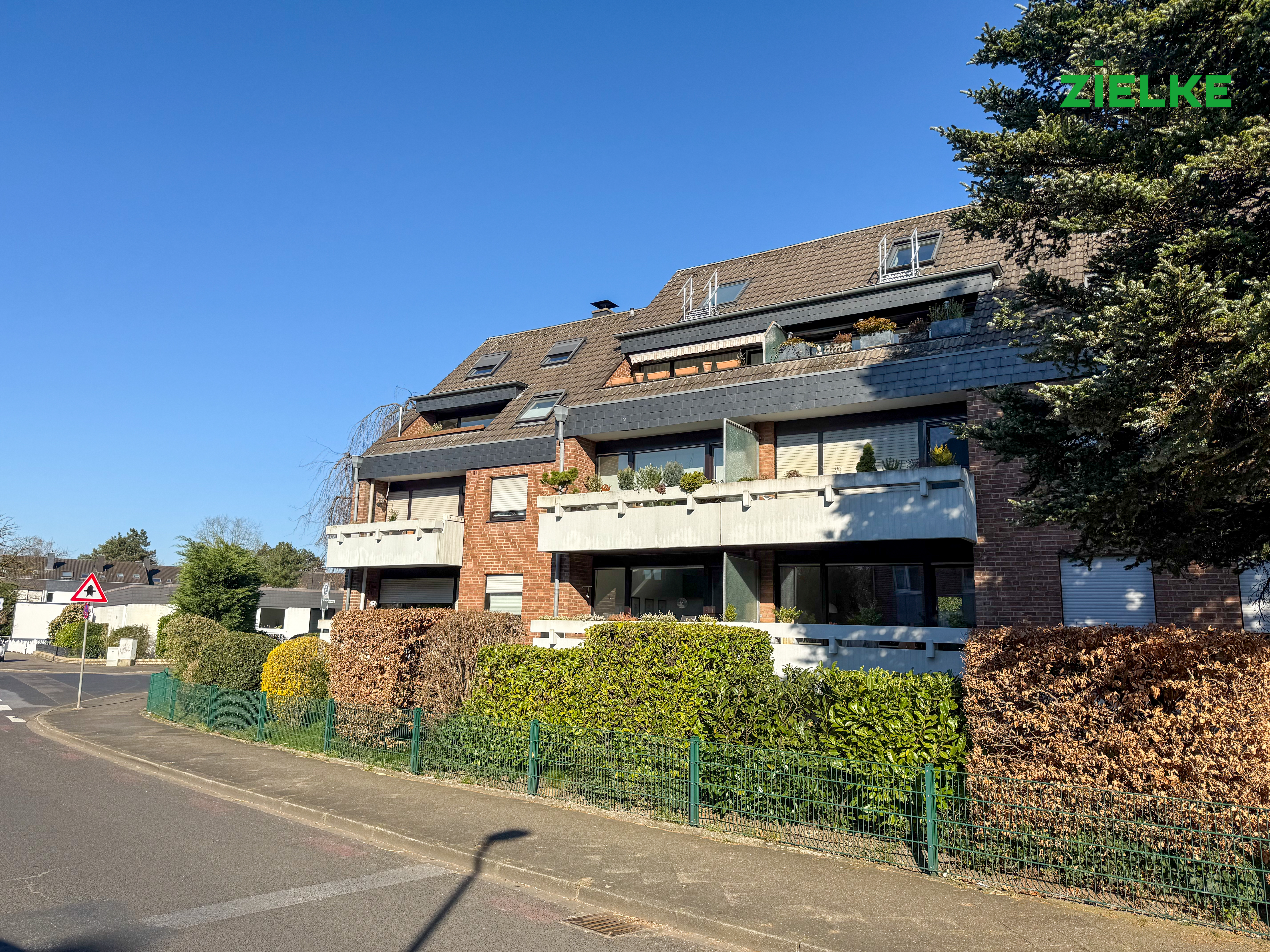 Straßenansicht