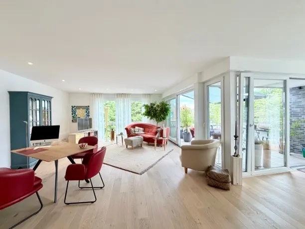 Exklusive Penthouse-Wohnung bester Lage inkl. zwei Tiefgaragenstellpl&auml;tze