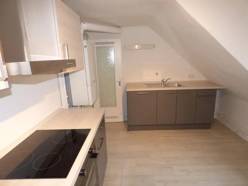Sch&ouml;ne 2 Zimmer Altbauwohnung in zentraler Lage