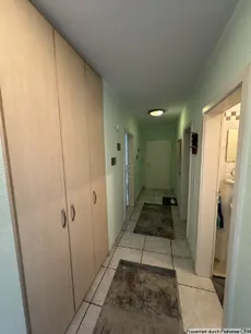 zentraler Wohnungsflur