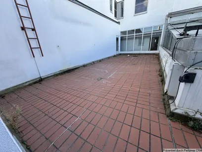 Terrasse im Dornröschenschlaf