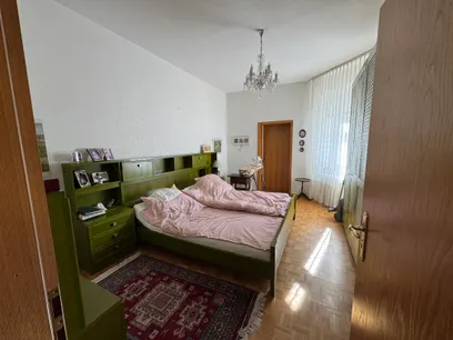 Schlafzimmer EG.jpg