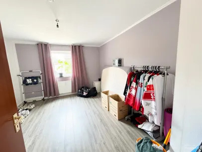 Kinderzimmer o Büro