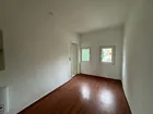vermietete DG Wohnung Garderobe 