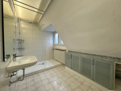 vermietete DG Wohnung Badezimmer
