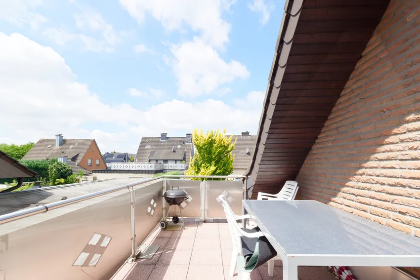 Balkon 01.OG linke DHH