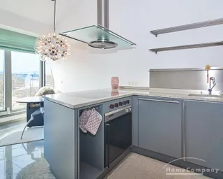Großzügige, lichtdurchflutete 4 Zimmer Wohnung mit Kamin und Terrasse in Alsternähe