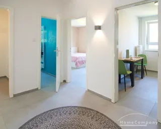 Helle, neu sanierte 3-Zimmer-Altbauwohnung mit Balkon und Blick ins Grüne in Hamburg-Niendorf