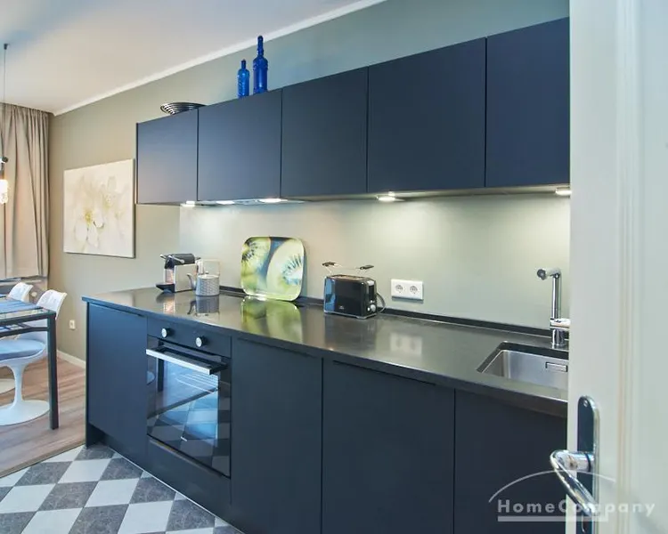 Stilvoll möbliertes 1-Zimmer-Apartment nahe der Alster mit Südbalkon