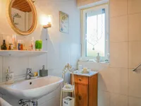 Bad mit Dusche im EG