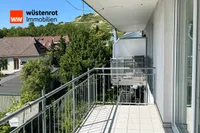 Balkon mit Sicht aucf die Weinberge