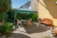 Terrasse vor dem Haus