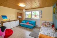 geräumiges Schlafzimmer