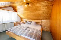 W2 Schlafzimmer oben