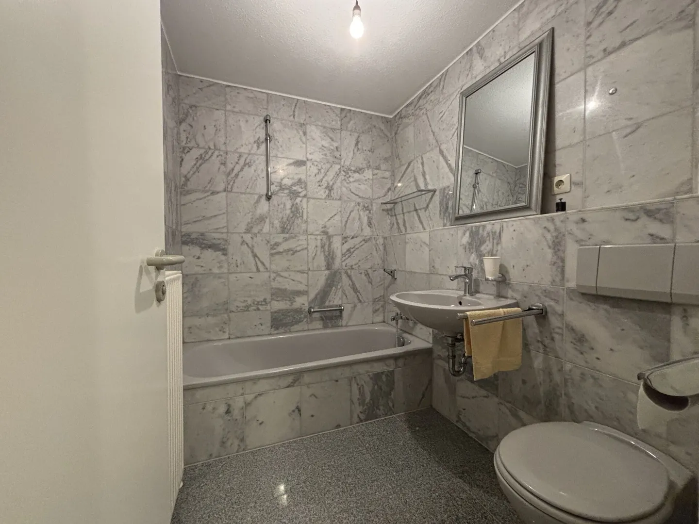 Gemütliches Wohnen in Sachsenheim – 2-Zimmer-Wohnung mit Terrasse und Tiefgarage - Photo 3