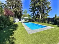 Garten und Hausrückseite