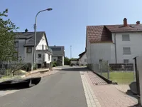 Straßenansicht Wohngebiet