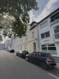Straßenansicht links