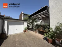 Garage und Zugang zur ELW