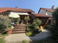Garten mit Gartenhaus