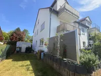 Garten mit Garage