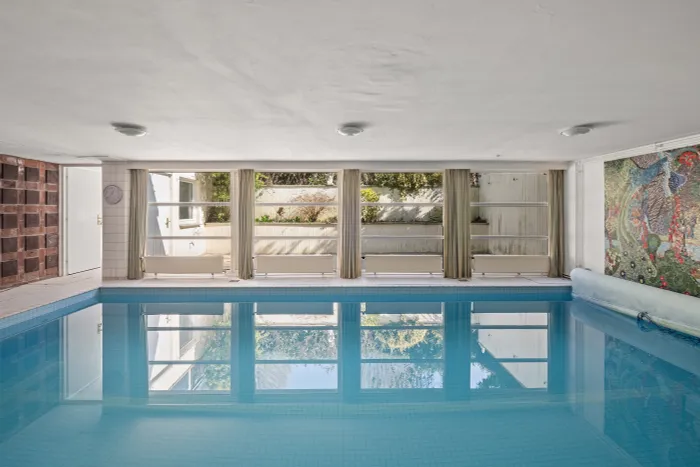 Innenpool im Untergeschoss