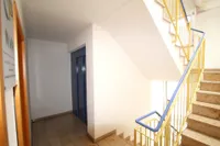 Treppenhaus / Fahrstuhl 2.OG