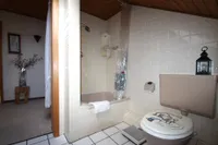 Badezimmer im DG