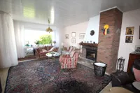 Wohnzimmer mit Kamin