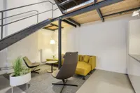 Gemütliche Sitzecke im Empfangsbereich