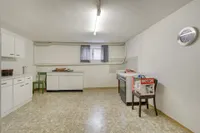 Praktische Waschküche im KG
