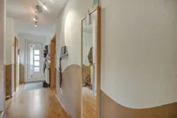 Flurbereich mit Treppenaufgang zum Obergeschoss