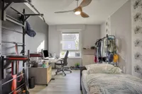 Schlafzimmer I im OG mit Ausrichtung zur Hauseingangsseite