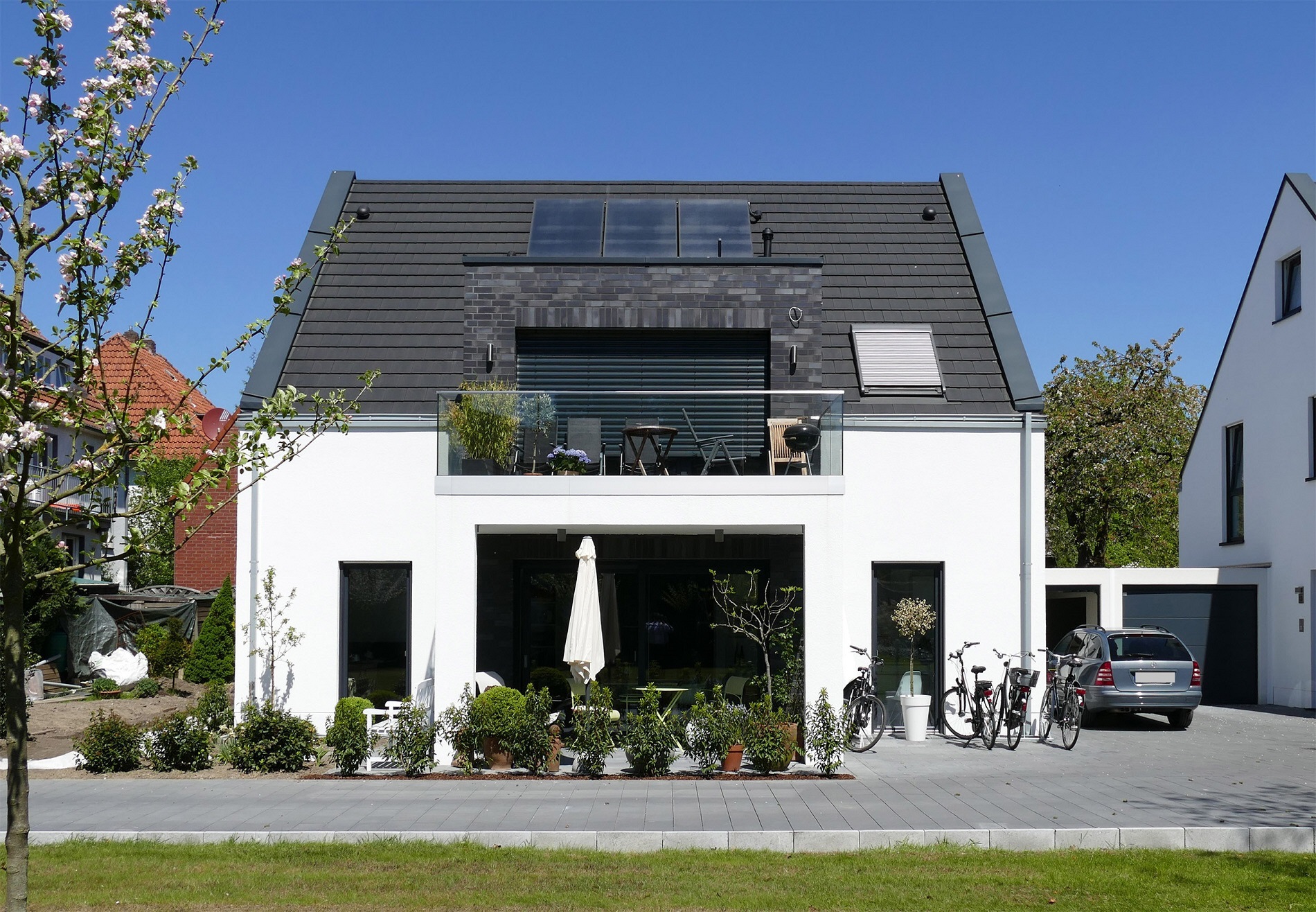 Außenansicht frontal