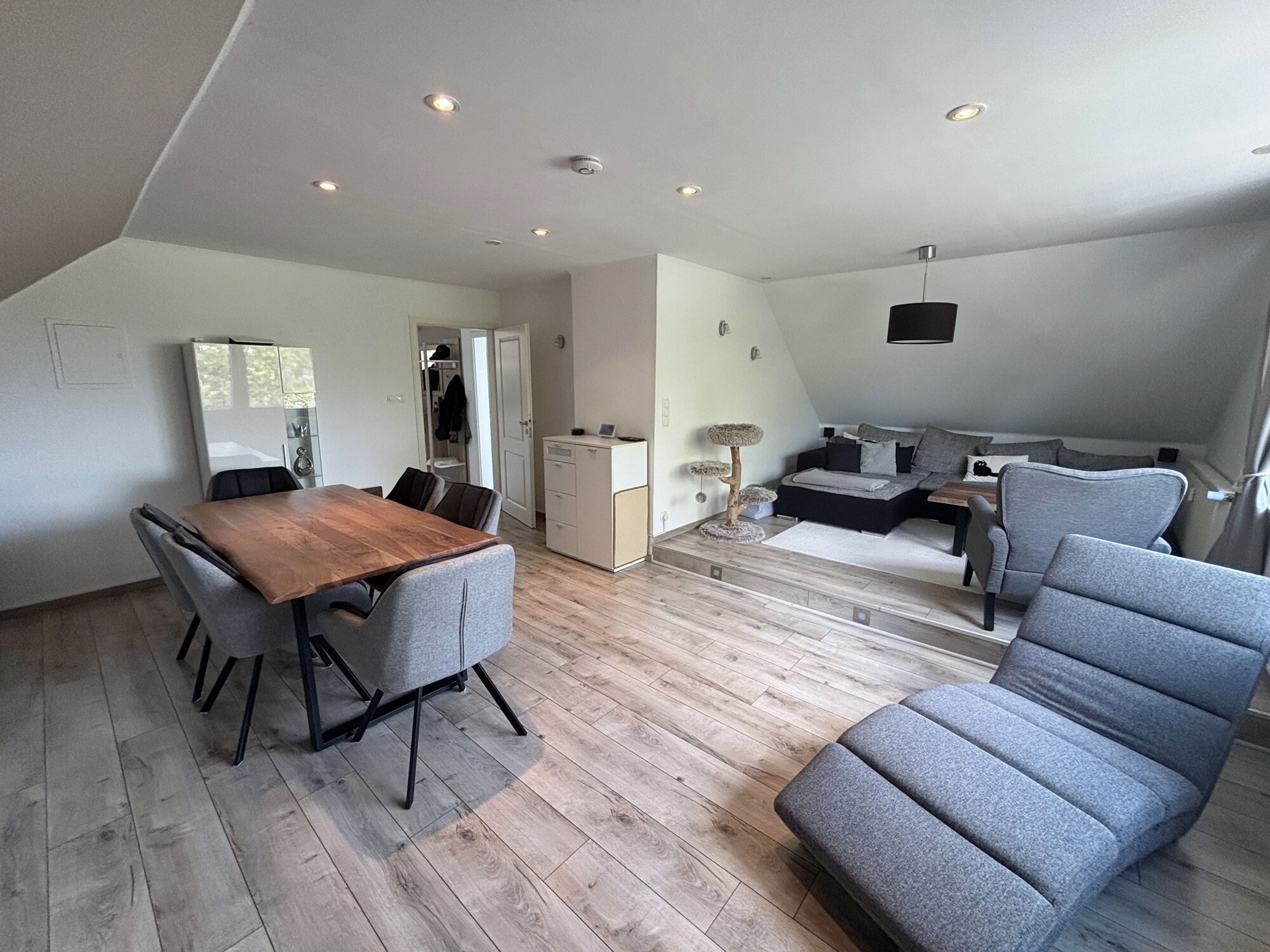 Wohnzimmer und Essbereich