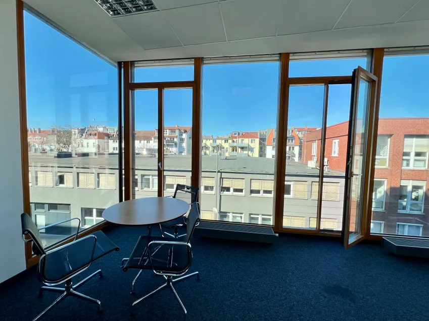 Großes Büro
