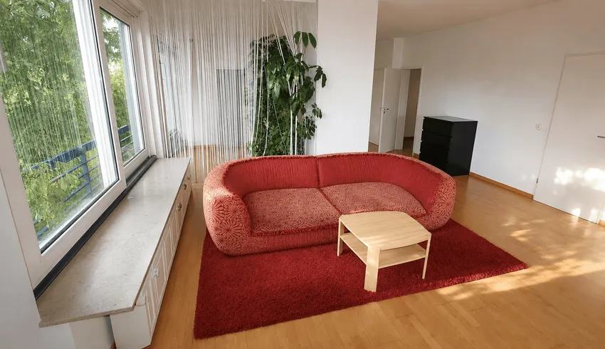 Wohnzimmer mit Fensterfront KI visualisiert