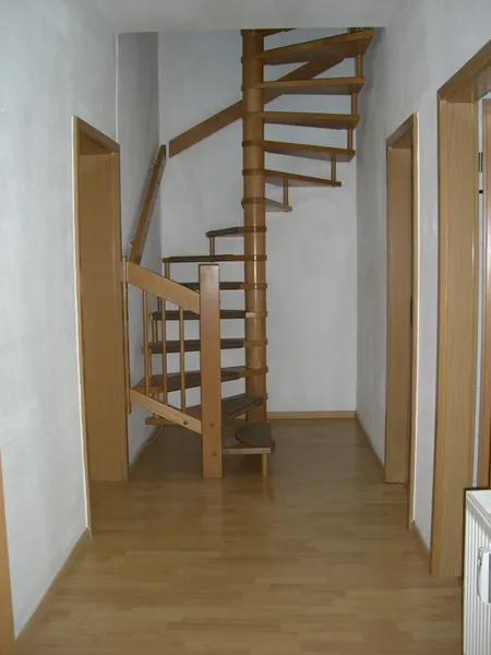 Geräumige 3 Zimmer-Maisonettewohnung mit neuem Bad und Gäste-WC in zentraler Lage zu mieten! - Foto 3