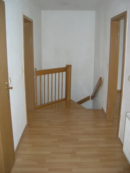 Geräumige 3 Zimmer-Maisonettewohnung mit neuem Bad und Gäste-WC in zentraler Lage zu mieten! - Foto 4
