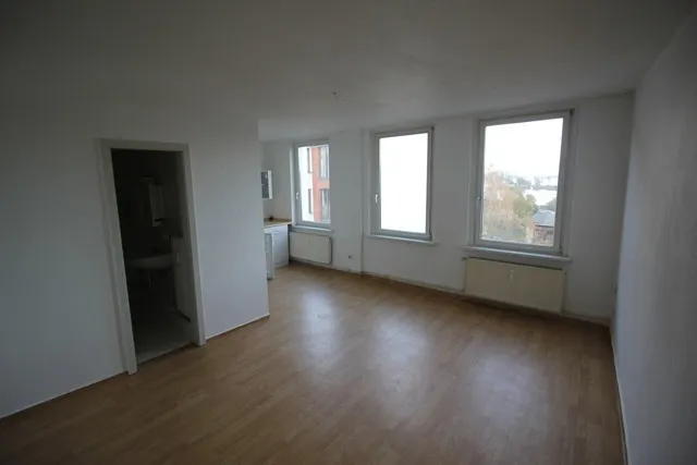 2-Zimmer-Dachgeschosswohnung in der Feldstadt zu mieten! - Foto 1
