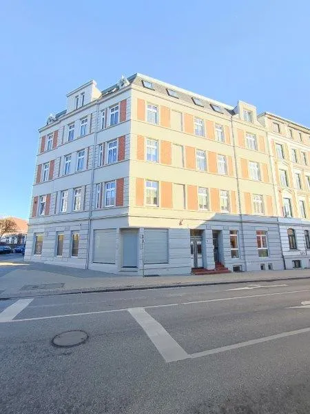 Geräumige Büro- / Praxis- / Verkaufsfläche in der Mecklenburgstraße zu mieten!