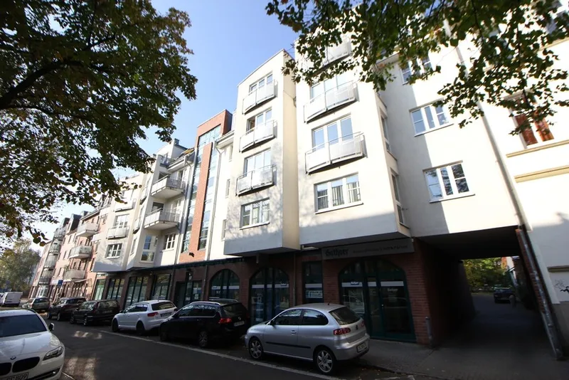 Attraktive 2 Zimmer-Wohnung mit Einbauküche, Duschbad und Balkon in zentraler Lage zu mieten!