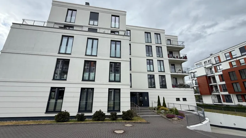 Exklusive 3 Zimmer-Wohnung mit gehobener Ausstattung und Blick auf den Ziegelinnensee (1. Reihe)!