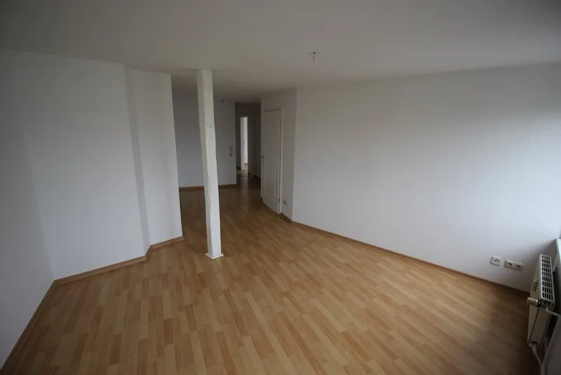 Kleine 4 Zimmer-Wohnung mit Wannenbad in der Weststadt zu mieten!